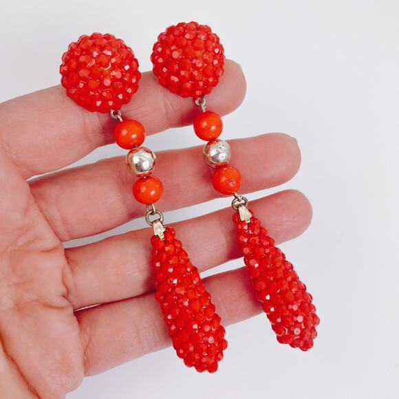 VTG 80s Very Long Red Beaded Dangle Post Earrings, Shoulder Dusters - Picture 2 of 6